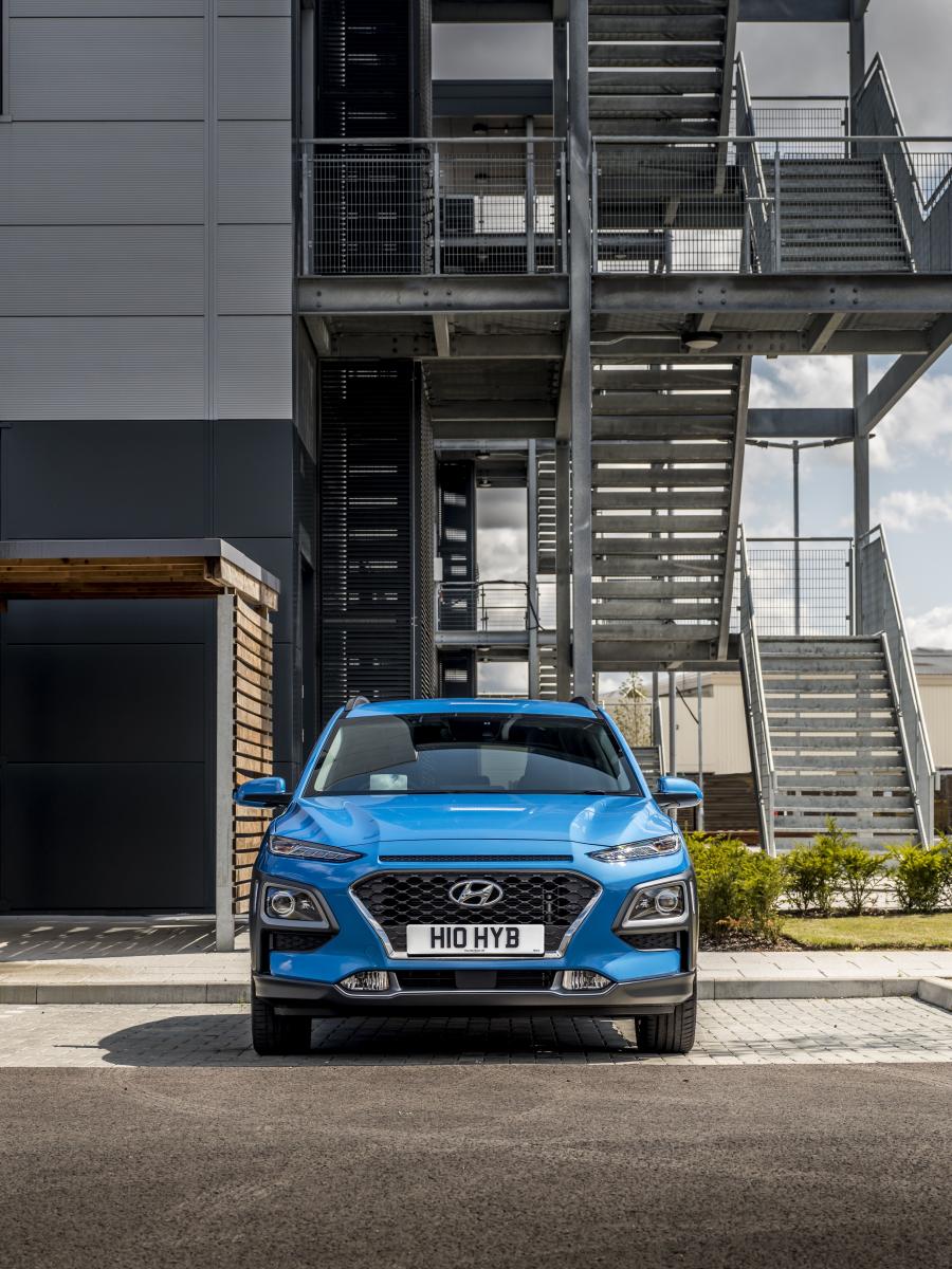  Hyundai Kona Hybrid (OS) 2019 года  (UK) (фото 24 из 40)